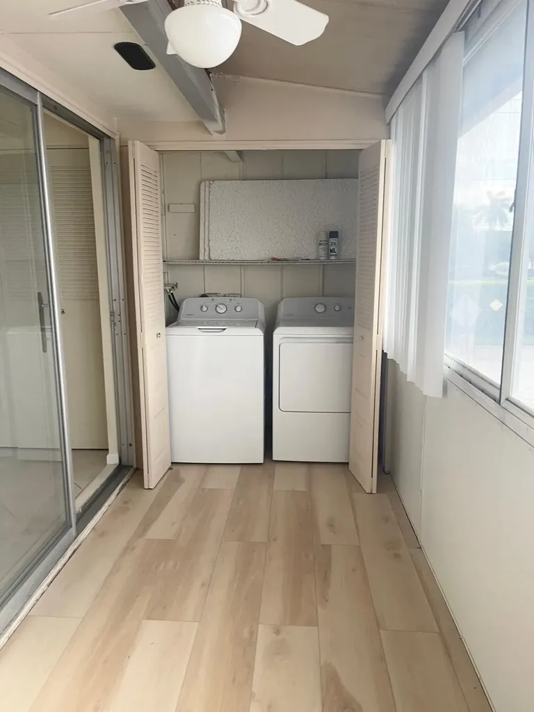 314 Saxony G Delray Beach FL 33446