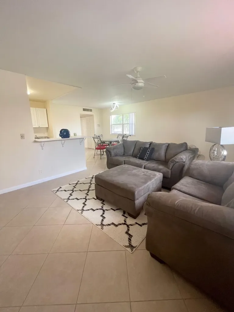 314 Saxony G Delray Beach FL 33446