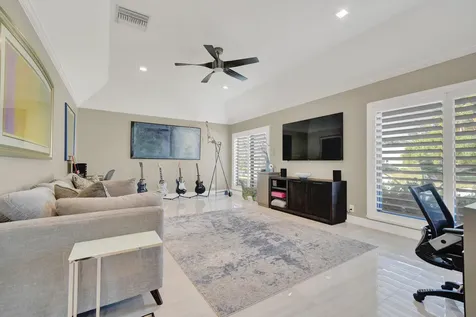 513 N Country Club Drive Atlantis FL 33462