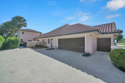 513 N Country Club Drive Atlantis FL 33462