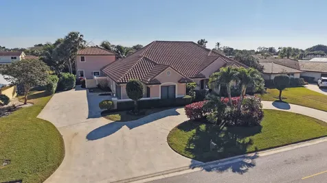 513 N Country Club Drive Atlantis FL 33462