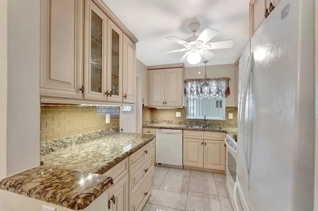 806 SE 7th Street Deerfield Beach FL 33441
