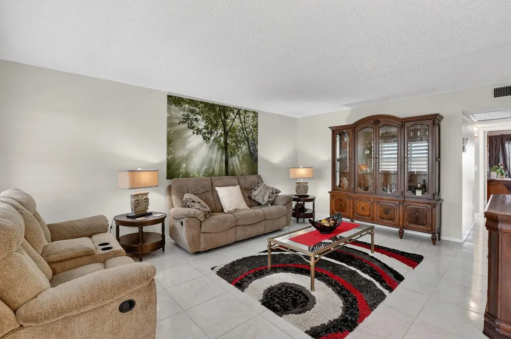 4110 Oakridge V Deerfield Beach FL 33442