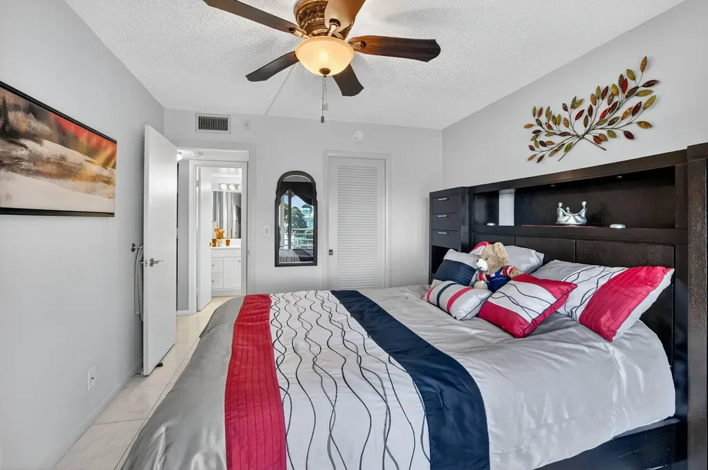 4110 Oakridge V Deerfield Beach FL 33442