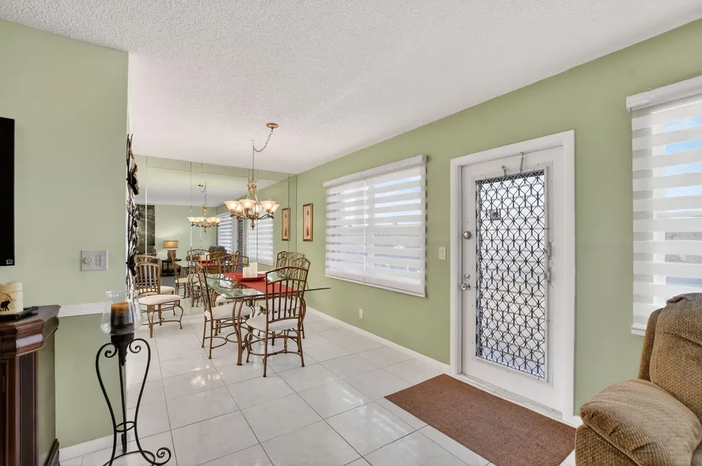 4110 Oakridge V Deerfield Beach FL 33442