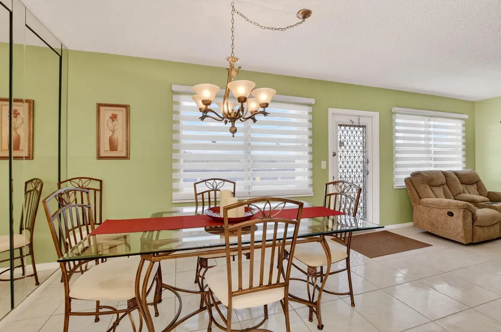 4110 Oakridge V Deerfield Beach FL 33442