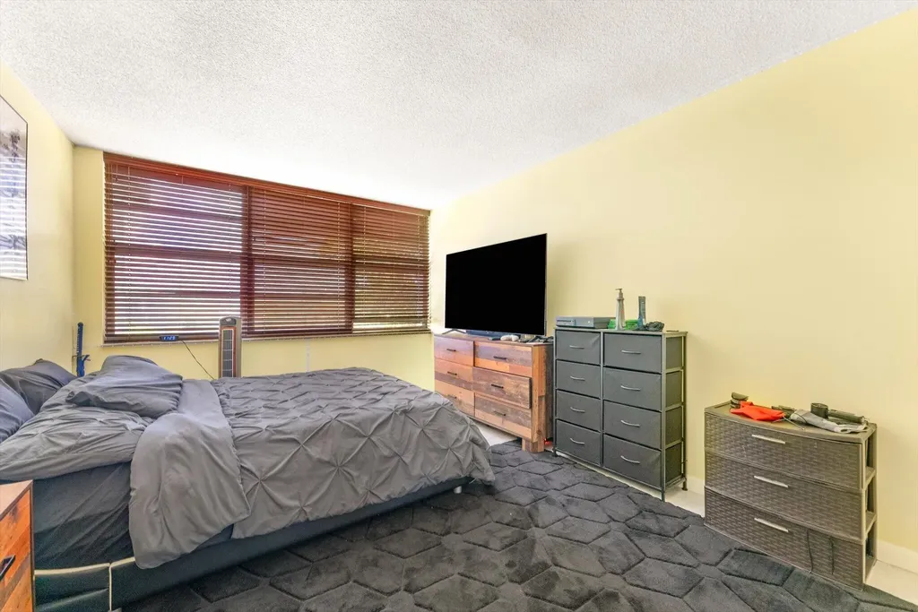 2751 Taft Street Hollywood FL 33020