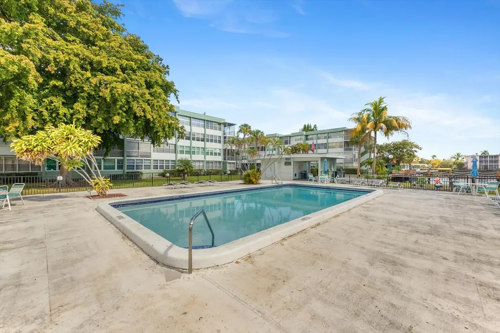 2751 Taft Street Hollywood FL 33020