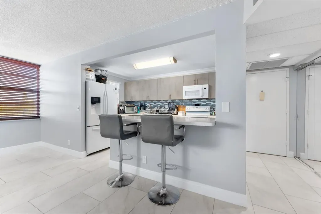 2751 Taft Street Hollywood FL 33020