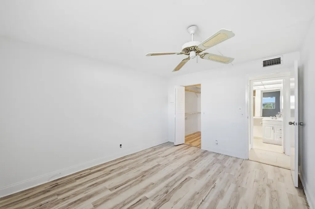 452 Brittany J Delray Beach FL 33446