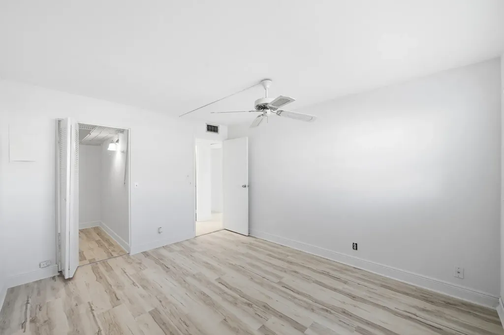 452 Brittany J Delray Beach FL 33446