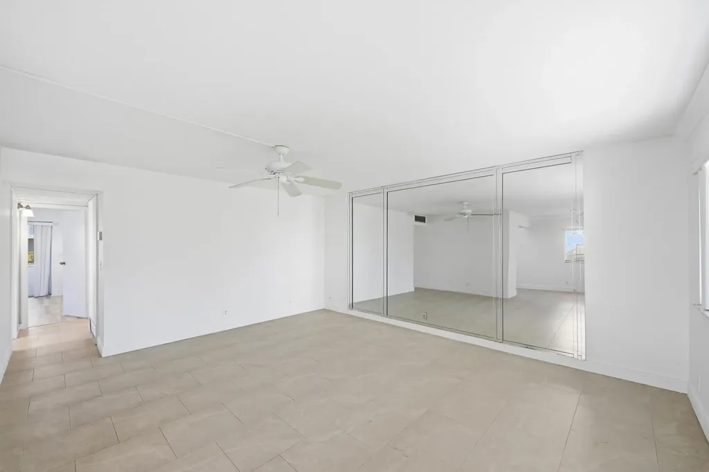 452 Brittany J Delray Beach FL 33446