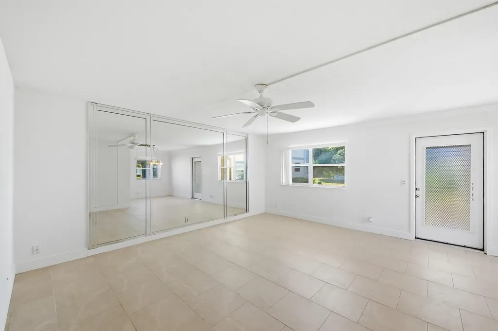 452 Brittany J Delray Beach FL 33446