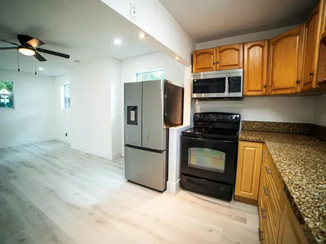 412 Columbus Parkway Hollywood FL 33021