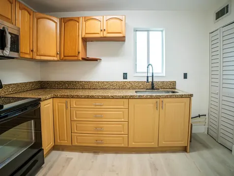 412 Columbus Parkway Hollywood FL 33021