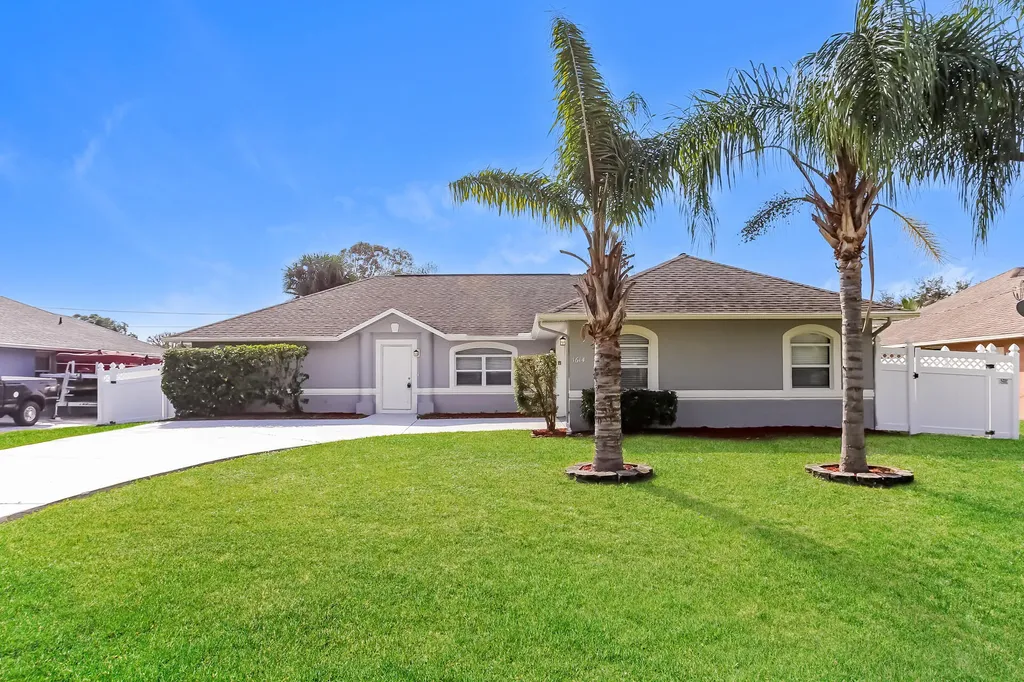 1614 SE Goucho Avenue Port St Lucie FL 34952