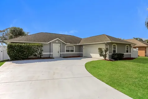 1614 SE Goucho Avenue Port St Lucie FL 34952