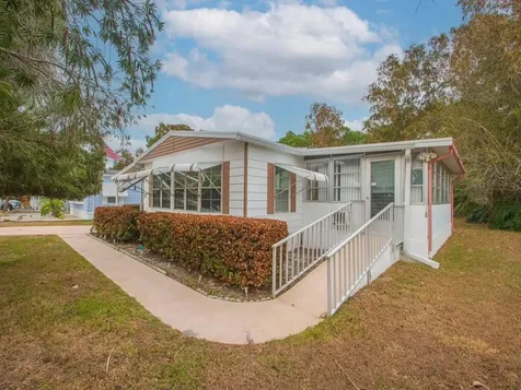 10 Padre Port St Lucie FL 34952