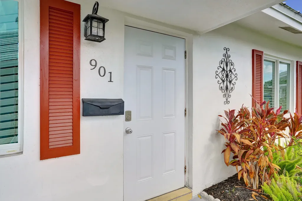 901 SW 6th Avenue Boynton Beach FL 33426