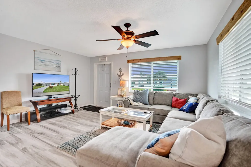 901 SW 6th Avenue Boynton Beach FL 33426