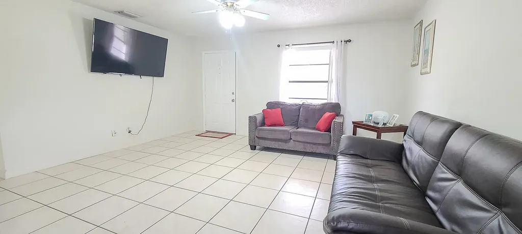4647 Marguerita Street West Palm Beach FL 33417