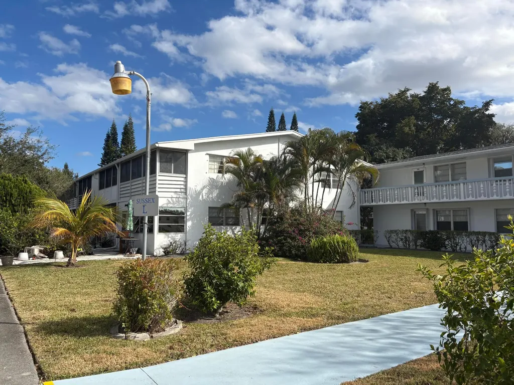 239 Sussex L West Palm Beach FL 33417