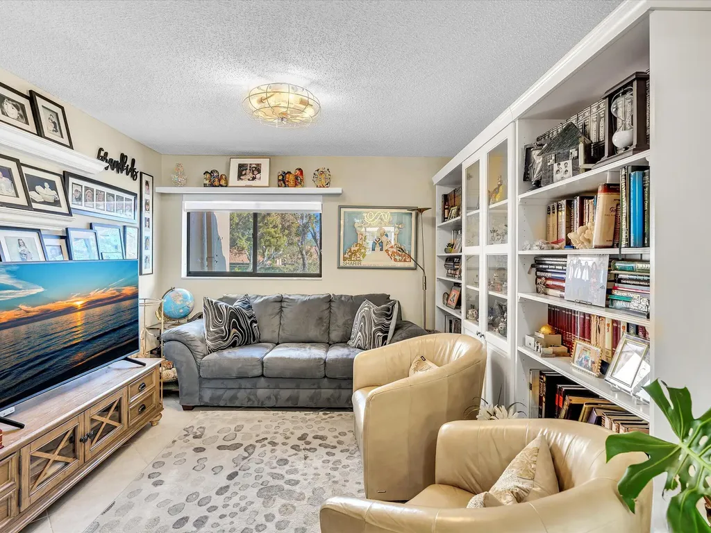 10215 N Circle Lake Drive Boynton Beach FL 33437