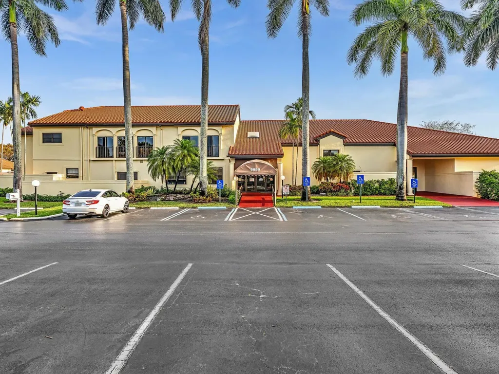 10215 N Circle Lake Drive Boynton Beach FL 33437