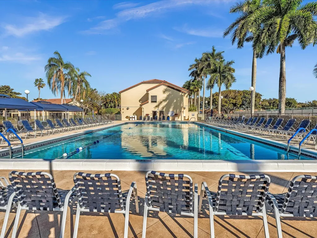 10215 N Circle Lake Drive Boynton Beach FL 33437
