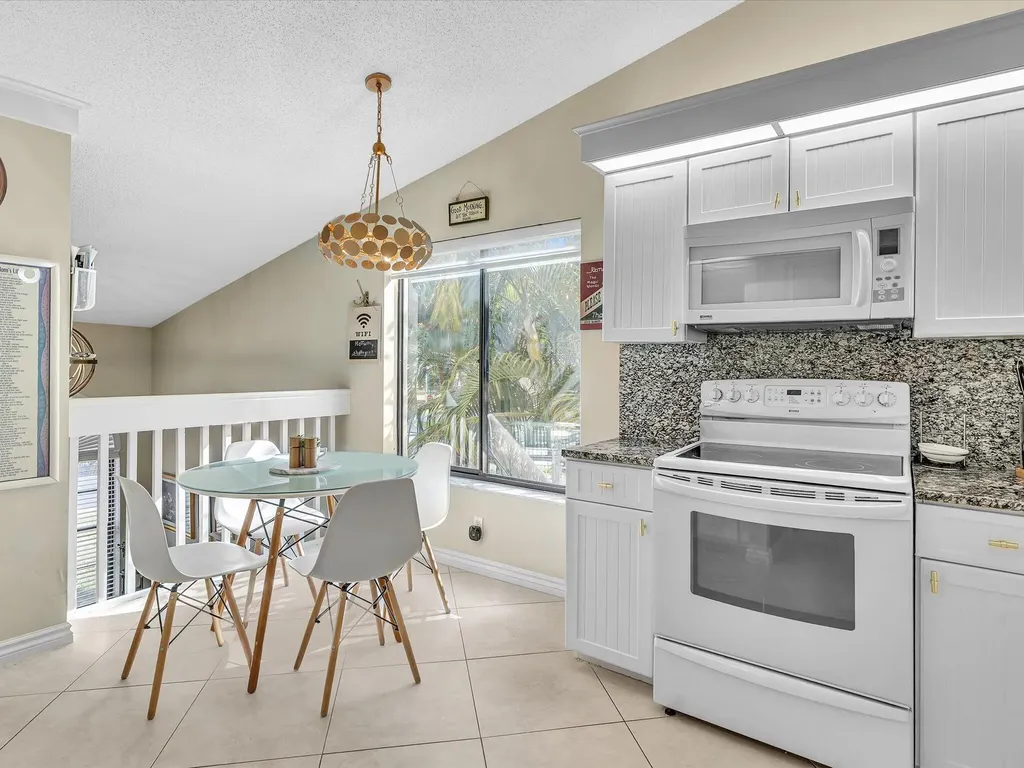 10215 N Circle Lake Drive Boynton Beach FL 33437