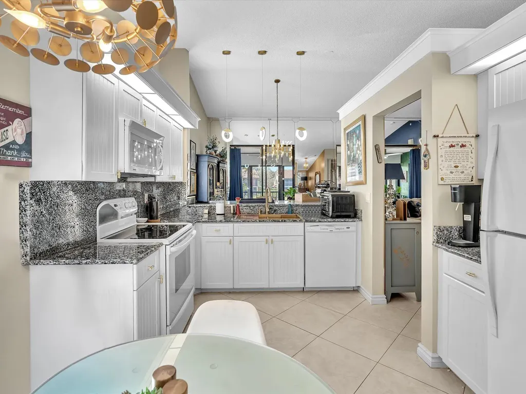 10215 N Circle Lake Drive Boynton Beach FL 33437