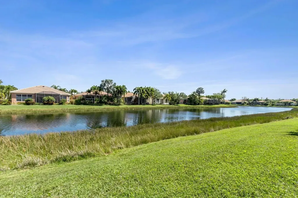 8709 Via Grande E Wellington FL 33411