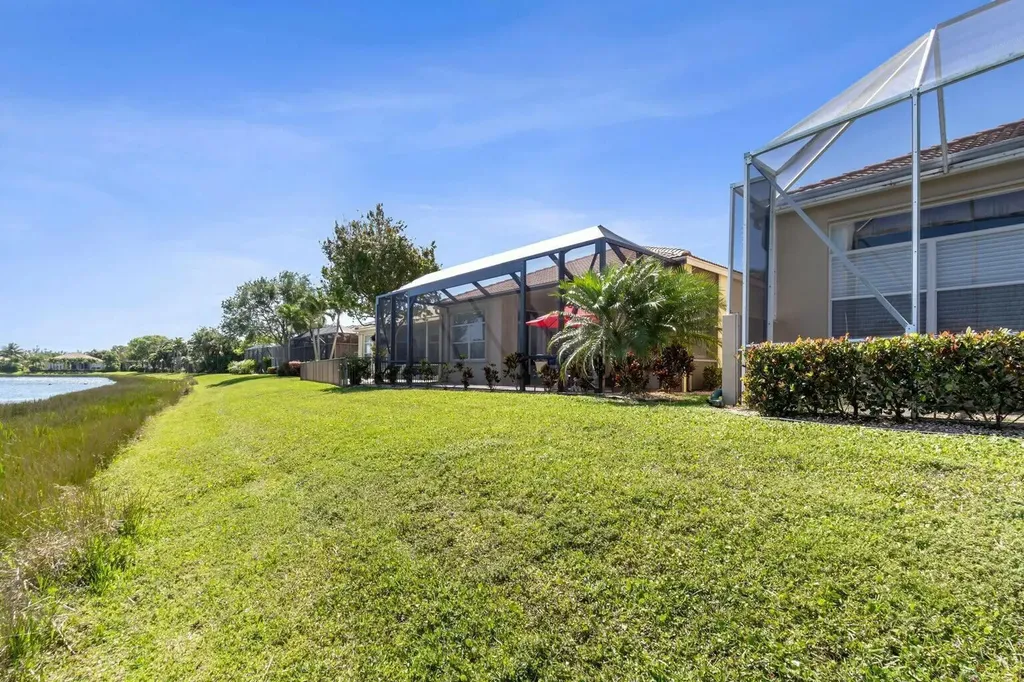 8709 Via Grande E Wellington FL 33411