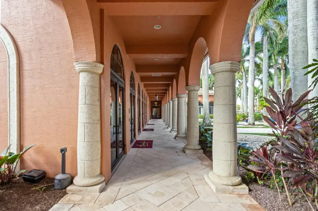 8709 Via Grande E Wellington FL 33411
