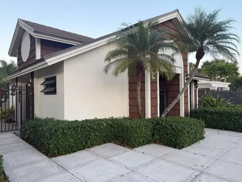 7117 71st Way West Palm Beach FL 33407