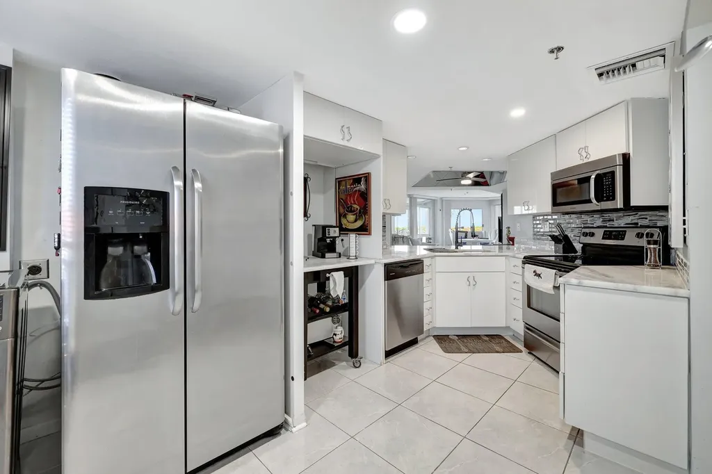 3870 N Hwy A1a Hutchinson Island FL 34949