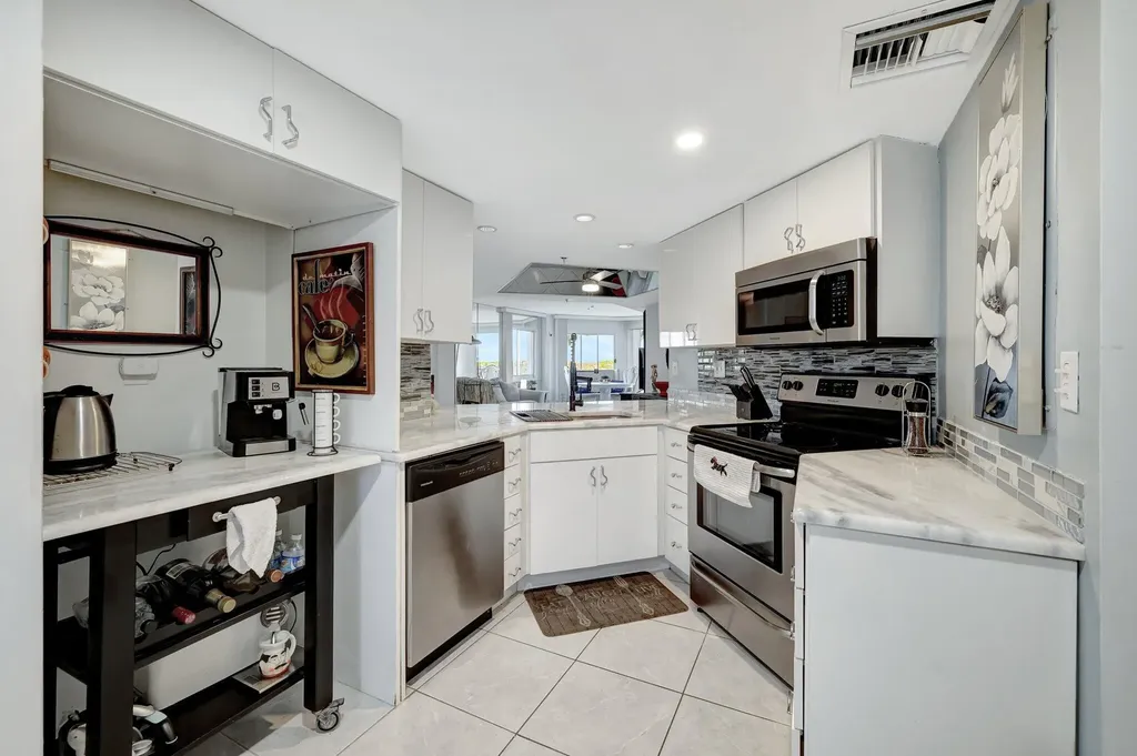 3870 N Hwy A1a Hutchinson Island FL 34949