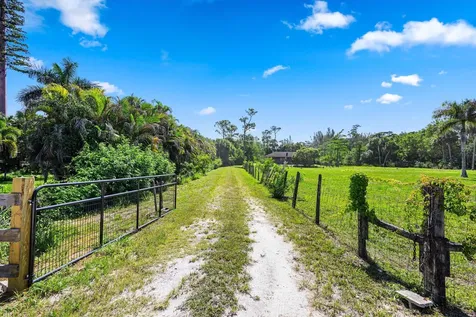 1814 A Road Loxahatchee Groves FL 33470