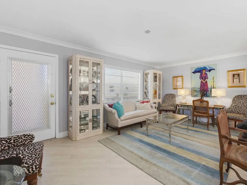 847 Flanders R Delray Beach FL 33484