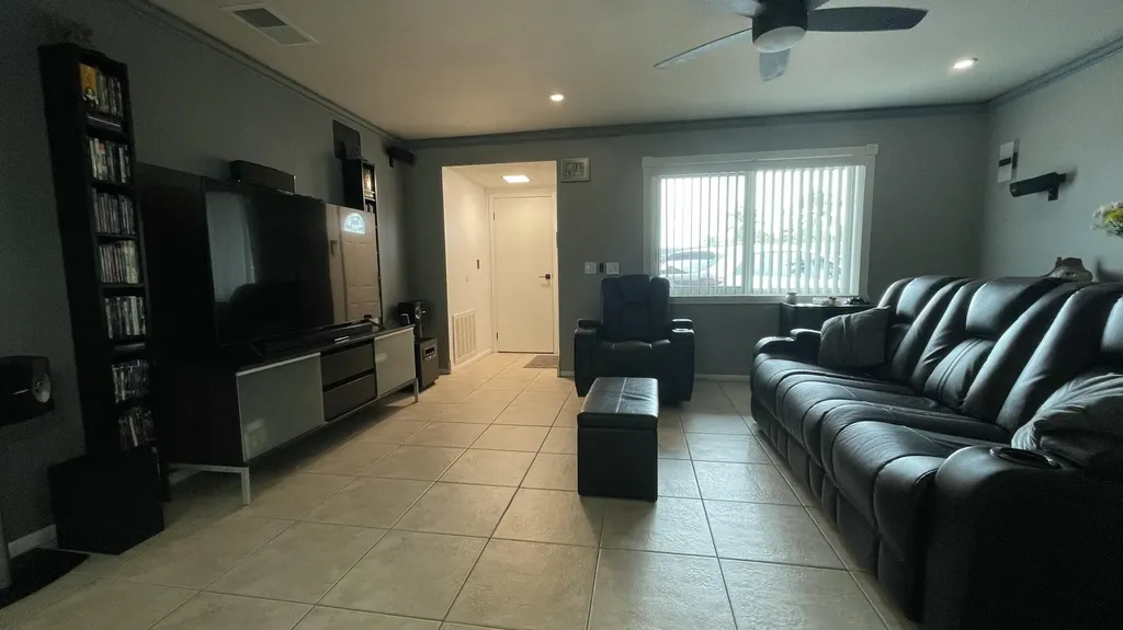 9282 NW 24th Place Sunrise FL 33322