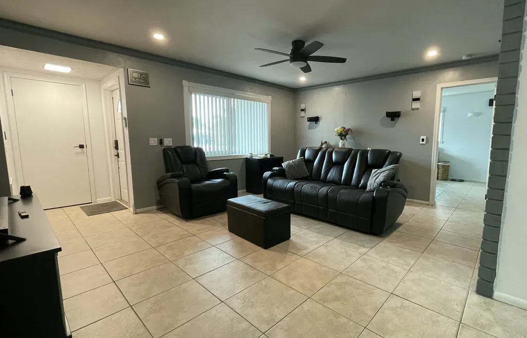 9282 NW 24th Place Sunrise FL 33322