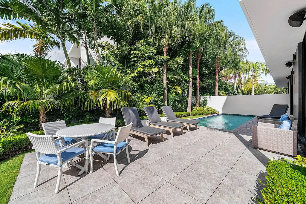 927 Witherspoon Lane Delray Beach FL 33483