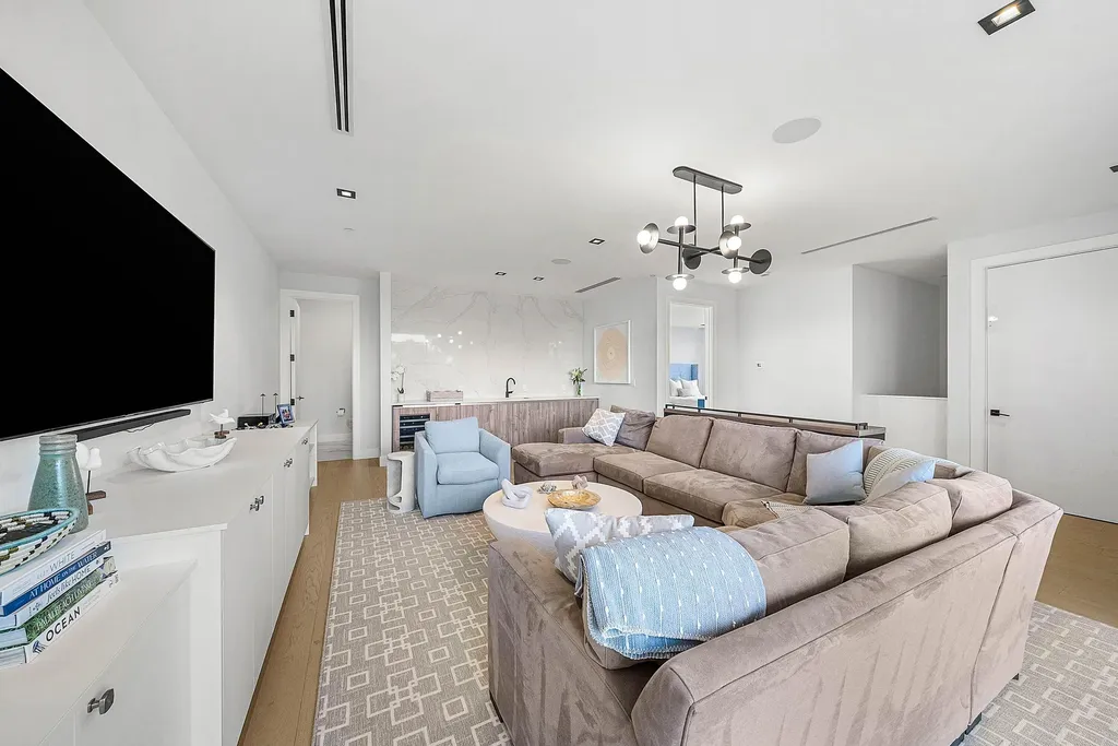 927 Witherspoon Lane Delray Beach FL 33483