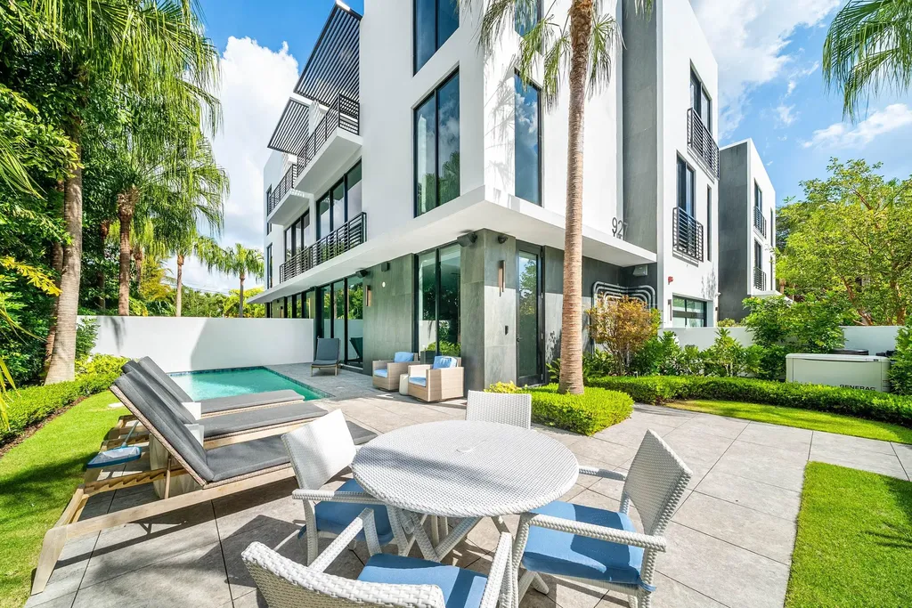 927 Witherspoon Lane Delray Beach FL 33483