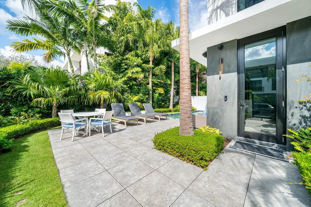 927 Witherspoon Lane Delray Beach FL 33483