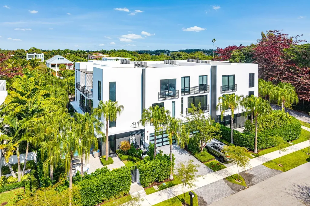 927 Witherspoon Lane Delray Beach FL 33483