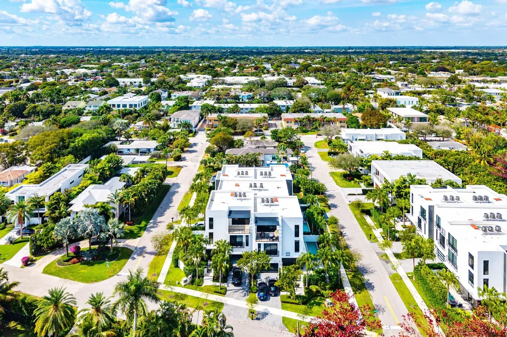 927 Witherspoon Lane Delray Beach FL 33483