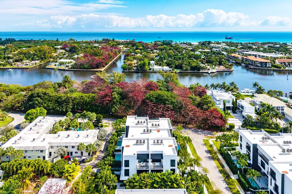 927 Witherspoon Lane Delray Beach FL 33483