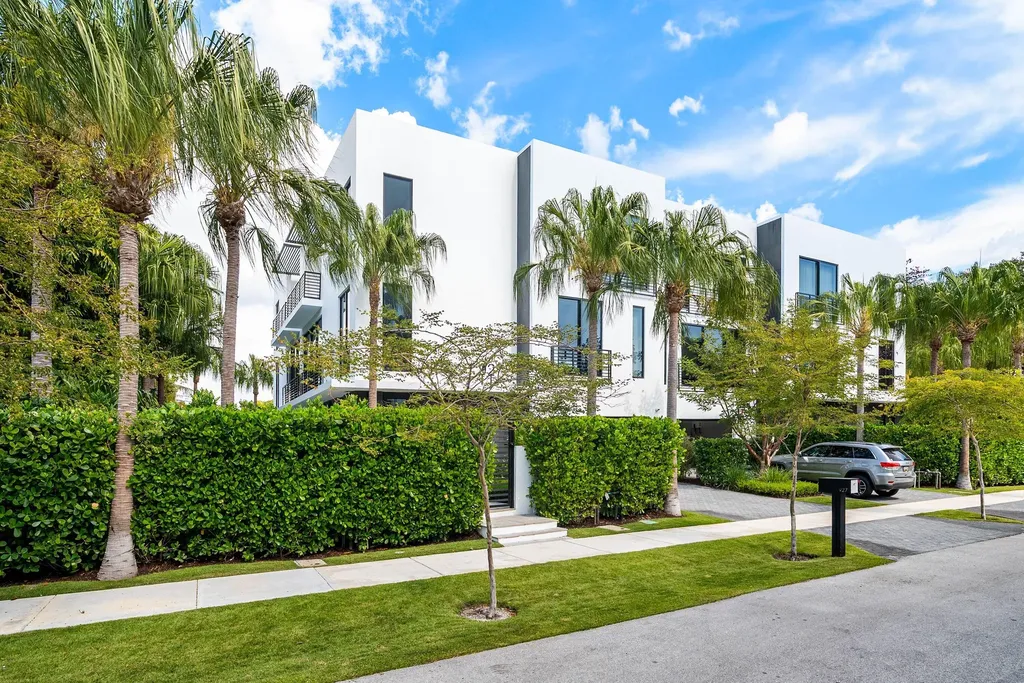 927 Witherspoon Lane Delray Beach FL 33483