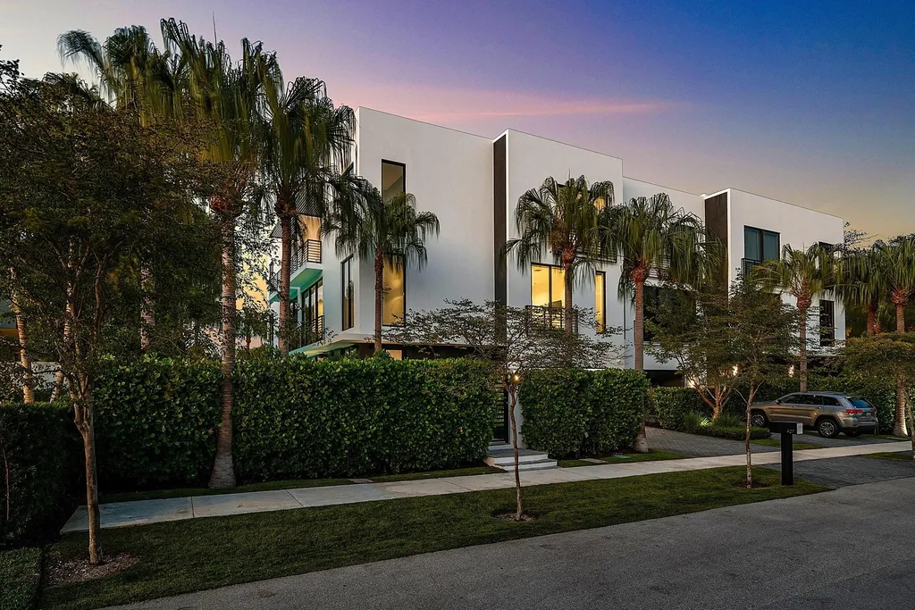 927 Witherspoon Lane Delray Beach FL 33483